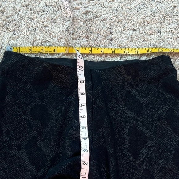 I.N.C. International Concepts Snake Print Pull On Black Skinny Pants Stretchy 6 - Picture 5 of 9